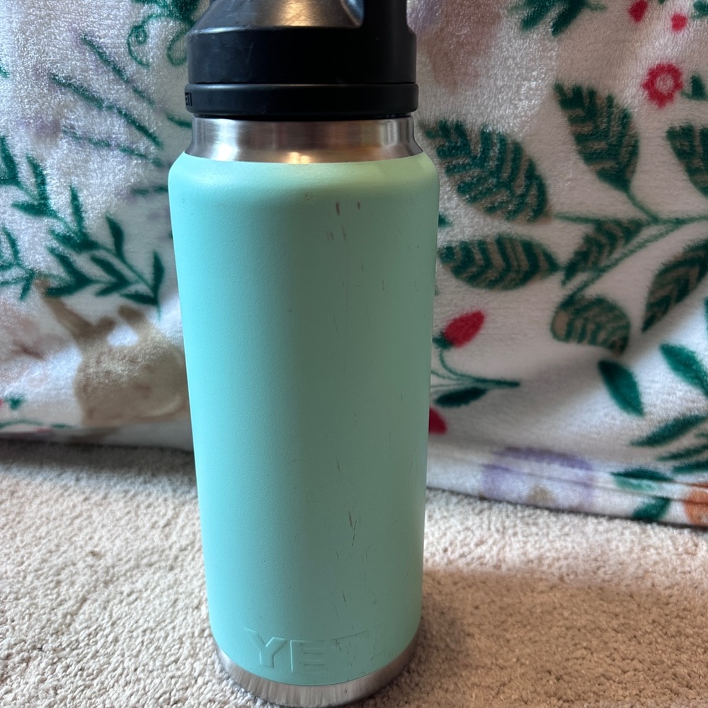 YETI Seafoam 36oz chug bottle